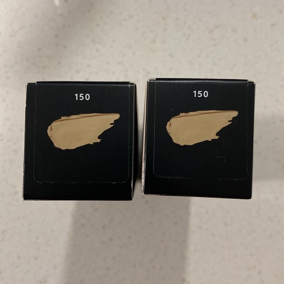 Fenty Beauty by Rihanna Pro Filt’r Soft Matte Longwear Liquid Foundation - Picture 2 of 5
